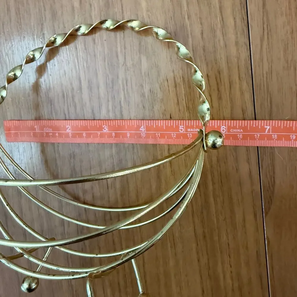 Brass Footed Wire Basket Twist Handle 5.5” x 6.5”